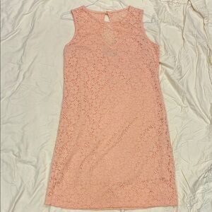 Jessica Taylor Sleeveless Lace Dress in Peach